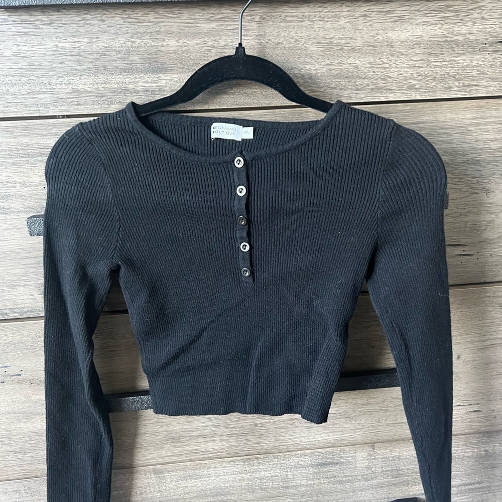 Black long sleeve button crop top